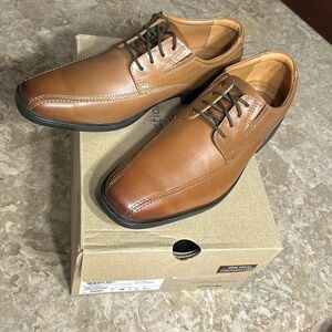 Clark’s shoes,men 7W, leather,NEW,TILDEN WALK , dark tan,Oxford,classy,comfy,